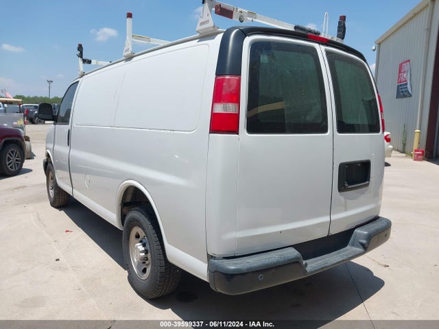 Chevrolet Express 2500 Work Van 2018 1GCWGAFP4J1339873 Image 3