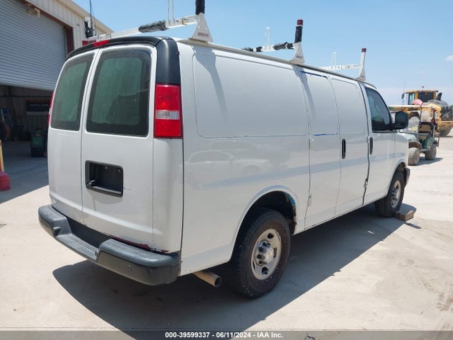 Chevrolet Express 2500 Work Van 2018 1GCWGAFP4J1339873 Image 4