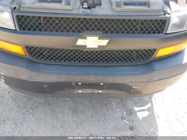 Chevrolet Express 2500 Work Van 2018 1GCWGAFP4J1339873 Image 6