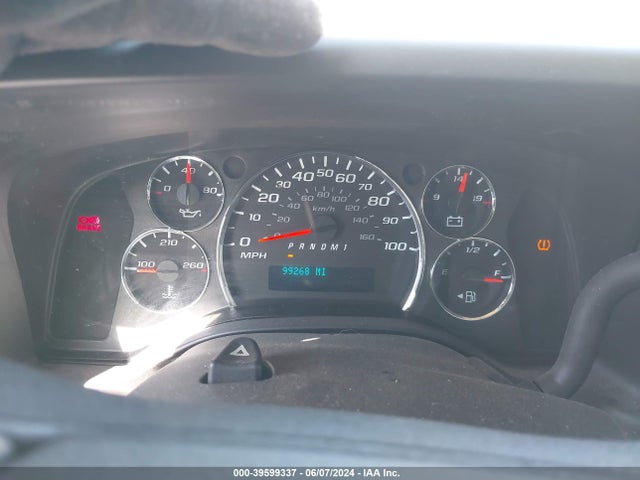 Chevrolet Express 2500 Work Van 2018 1GCWGAFP4J1339873 Image 7