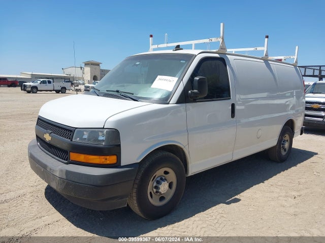 Chevrolet Express 2500 Work Van 2018 1GCWGAFPXJ1338663 Image 2