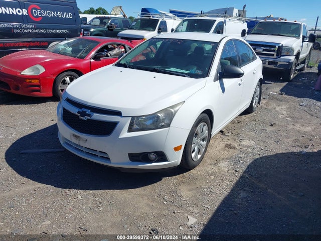 Chevrolet Cruze Ls Auto 2014 1G1PA5SG6E7225842 Image 2