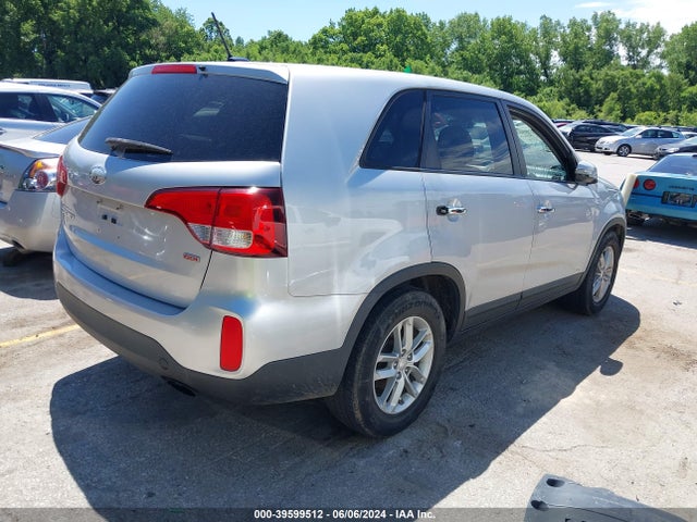 KIA SORENTO LX 2014 5XYKT3A64EG503987 Image 4