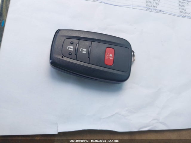 Toyota COROLLA SE 2022 JTNB4MBE8N3157662 Image 11