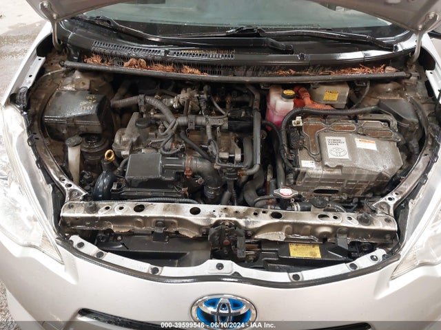 Toyota Prius C Three 2014 JTDKDTB35E1082234 Image 10
