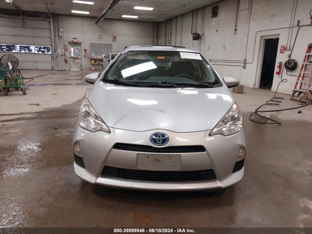 Toyota Prius C Three 2014 JTDKDTB35E1082234 Image 12