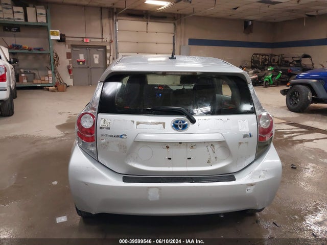 Toyota Prius C Three 2014 JTDKDTB35E1082234 Image 16