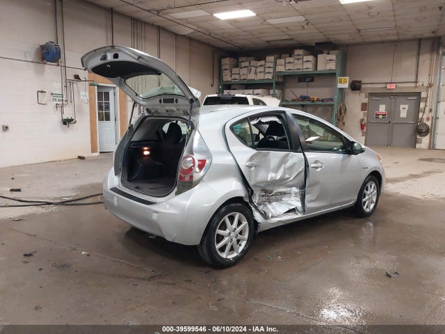 Toyota Prius C Three 2014 JTDKDTB35E1082234 Image 4