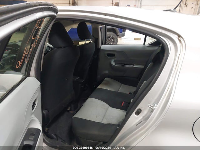 Toyota Prius C Three 2014 JTDKDTB35E1082234 Image 8