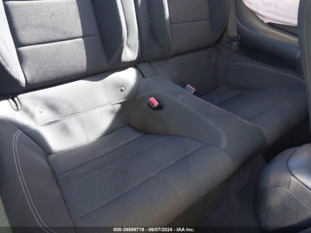 1FA6P8AM1G5266135 Ford Mustang V6