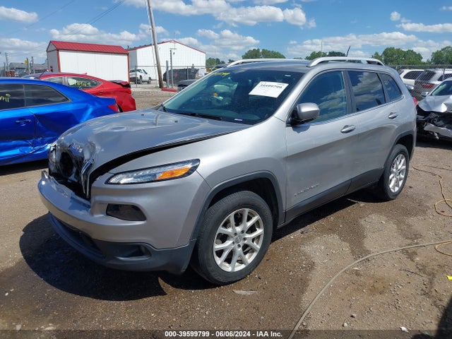 1C4PJMCB2HW596513 Jeep Cherokee Latitude 4x4