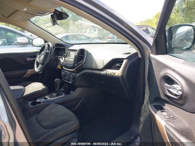 1C4PJMCB2HW596513 Jeep Cherokee Latitude 4x4