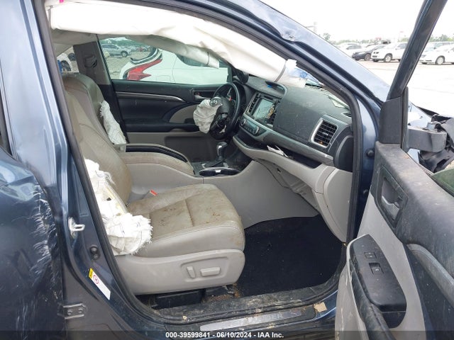 Toyota Highlander Limited Platinum 2018 5TDYZRFH0JS244658 Image 5