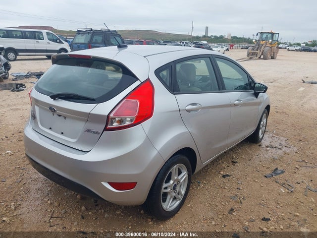 Ford FIESTA SE 2018 3FADP4EJ4JM109636 Image 4