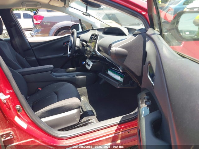 Toyota Prius Two 2017 JTDKBRFU4H3050203 Image 5