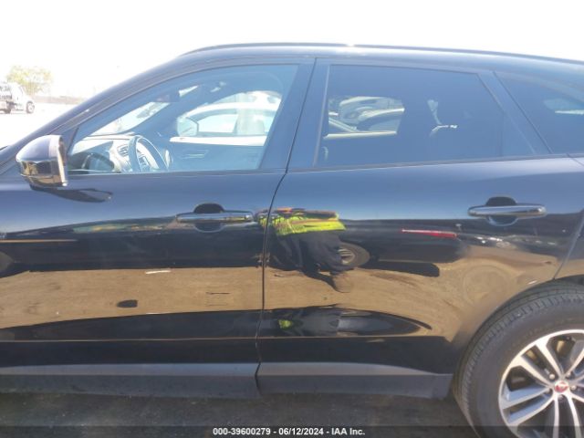 SADCJ2FX3JA272584 Jaguar F-pace 25t Premium