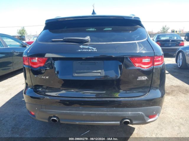 SADCJ2FX3JA272584 Jaguar F-pace 25t Premium