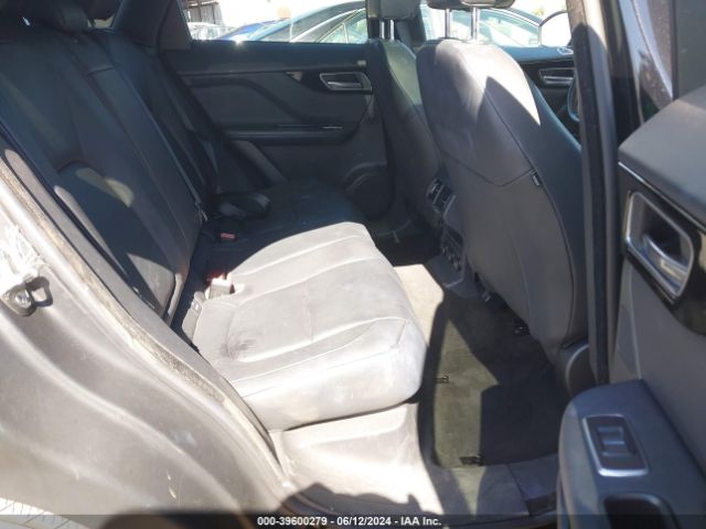 SADCJ2FX3JA272584 Jaguar F-pace 25t Premium