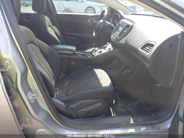 Chrysler 200 Limited 2015 1C3CCCAB9FN733900 Image 5