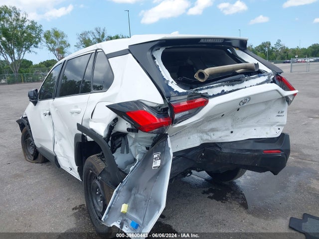 Toyota RAV4 LE 2024 2T3F1RFVXRC423032 Image 3