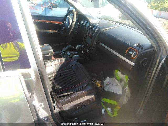 2005 PORSCHE CAYENNE WP1AA29P85LA21065 Photo 4