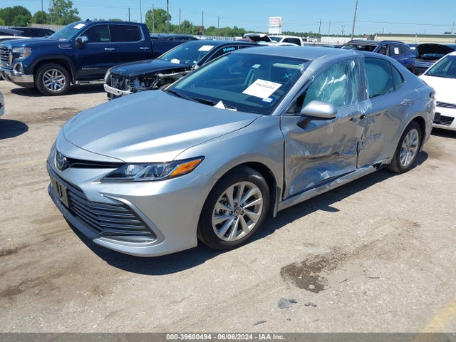 Toyota CAMRY LE 2024 4T1C11AK0RU894177 Image 2