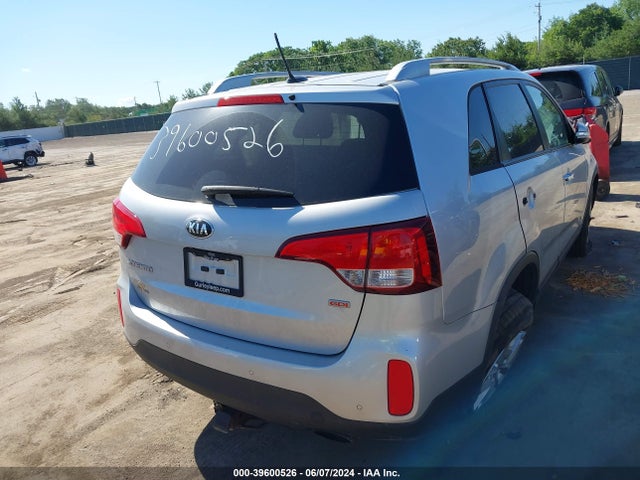 KIA SORENTO LX 2014 5XYKTCA66EG524341 Image 4