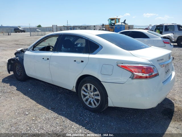 Nissan Altima 2.5 S 2015 1N4AL3APXFC267278 Image 3