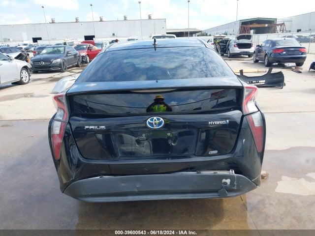 Toyota Prius Two Eco 2016 JTDKARFU8G3027105 Image 17