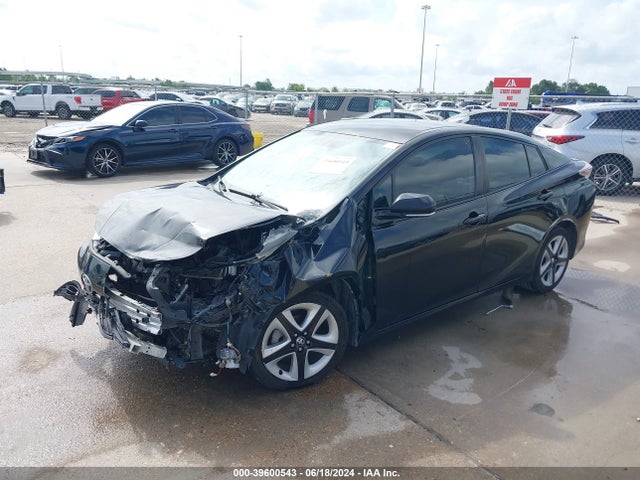 Toyota Prius Two Eco 2016 JTDKARFU8G3027105 Image 2