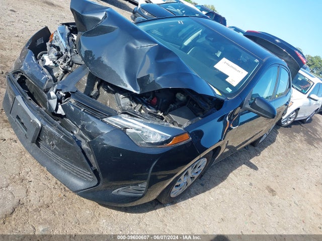 Toyota COROLLA LE 2019 2T1BURHE5KC213083 Image 2