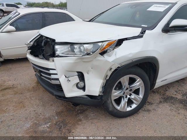 Toyota Highlander Le Plus 2018 5TDZZRFH2JS243273 Image 6