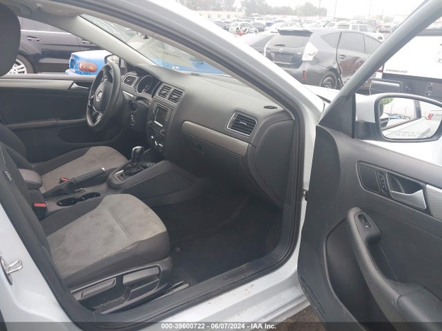 3VW2B7AJ6HM397299 Volkswagen Jetta 1.4t S