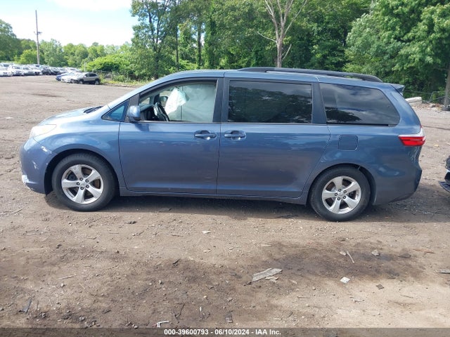 Toyota Sienna Le 8 Passenger 2015 5TDKK3DC5FS609017 Image 14