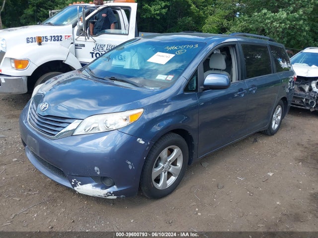 Toyota Sienna Le 8 Passenger 2015 5TDKK3DC5FS609017 Image 2