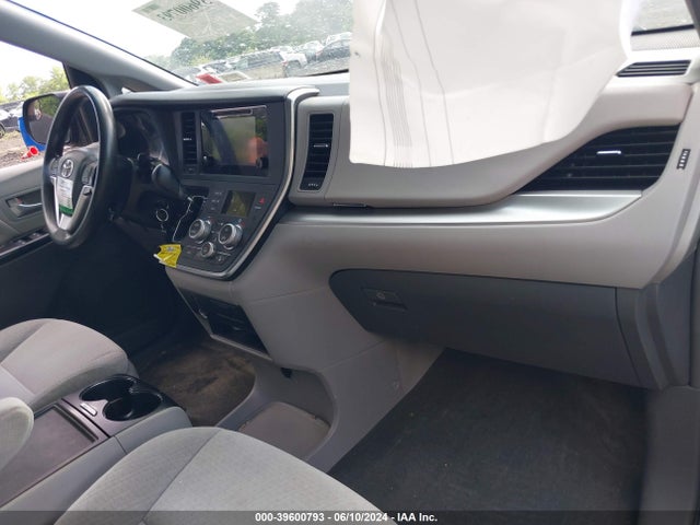 Toyota Sienna Le 8 Passenger 2015 5TDKK3DC5FS609017 Image 5