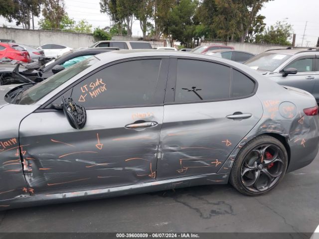 ZARFAMBN4K7609826 Alfa Romeo Giulia Ti Sport Rwd