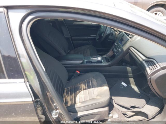 3FA6P0HD6LR261110 Ford FUSION SE