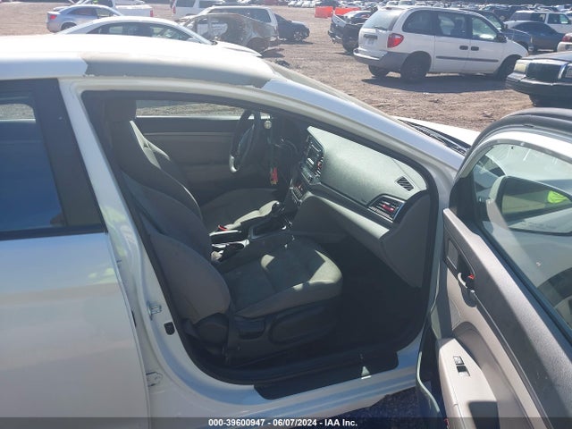 Hyundai ELANTRA SE 2017 5NPD74LF5HH211035 Image 5