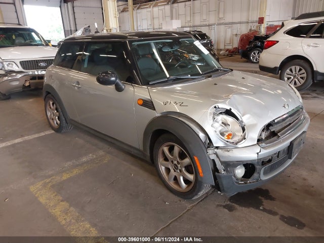 2007 MINI COOPER WMWMF33557TU60933 Photo 0