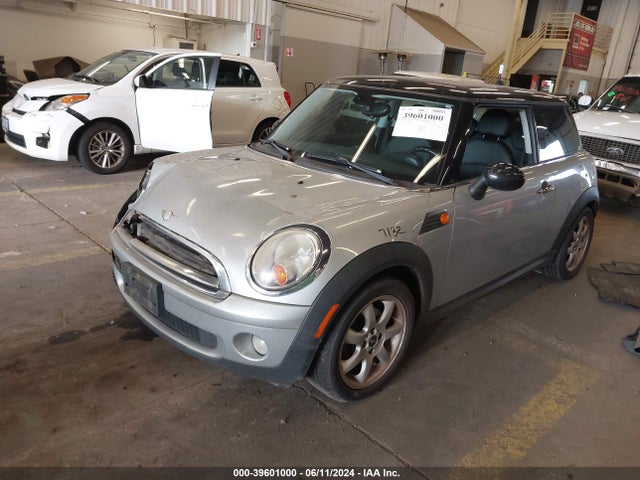 2007 MINI COOPER WMWMF33557TU60933 Photo 1