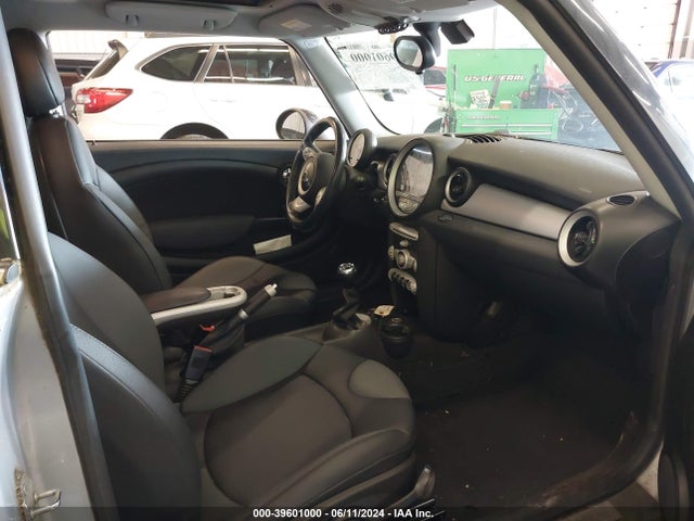 2007 MINI COOPER WMWMF33557TU60933 Photo 4