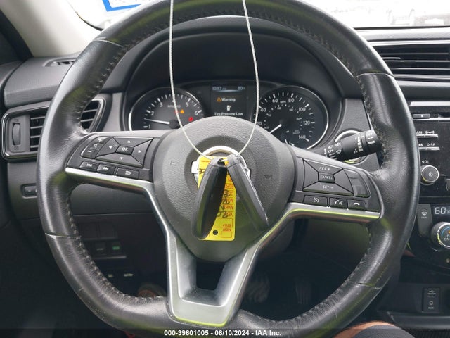 Nissan ROGUE SV 2017 JN8AT2MT2HW136963 Image 11