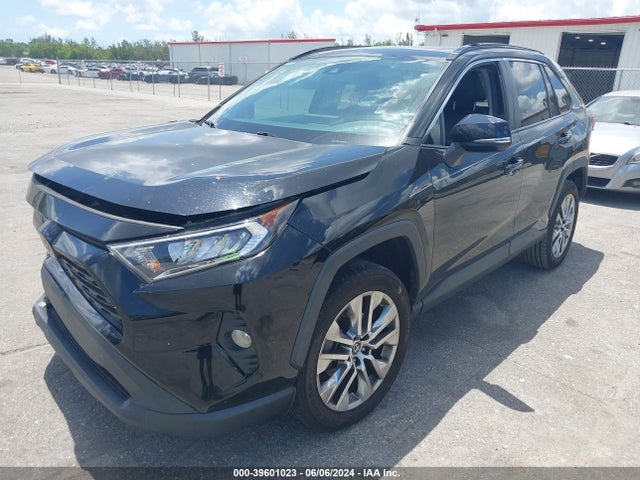Toyota Rav4 Xle Premium 2020 2T3C1RFV1LC071419 Image 2