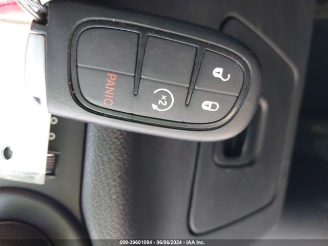 1C4PJMLBXKD401812 Jeep Cherokee Latitude Plus 4x4