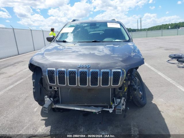1C4PJMLBXKD401812 Jeep Cherokee Latitude Plus 4x4