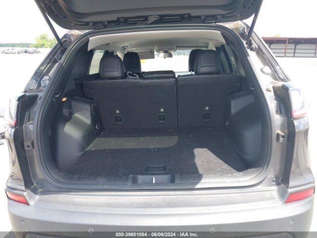 1C4PJMLBXKD401812 Jeep Cherokee Latitude Plus 4x4