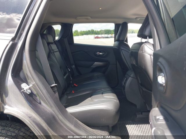 1C4PJMLBXKD401812 Jeep Cherokee Latitude Plus 4x4