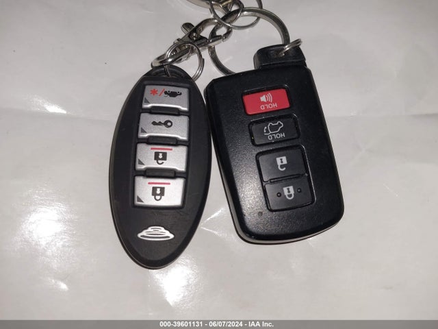 Toyota Rav4 Limited 2018 JTMDFREV1JD238216 Image 11