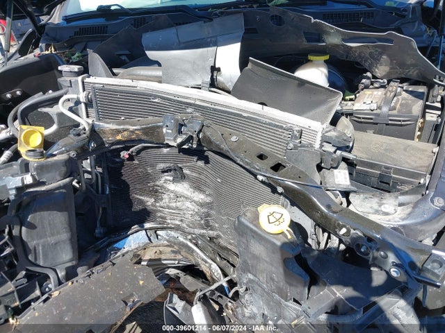 1C6RR7TTXJS123975 RAM 1500 Slt  4x4 6'4 Box